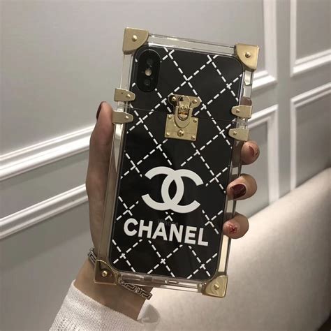 chanel iphone 8 case.